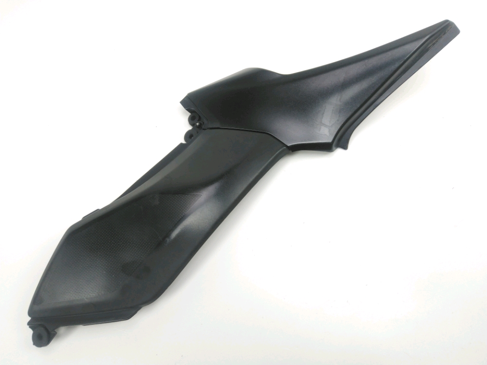 FLANC CARENAGE DROIT