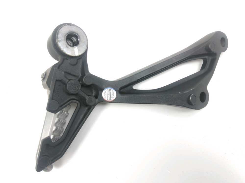 PLATINE ARRIERE DROITE COMPLETE