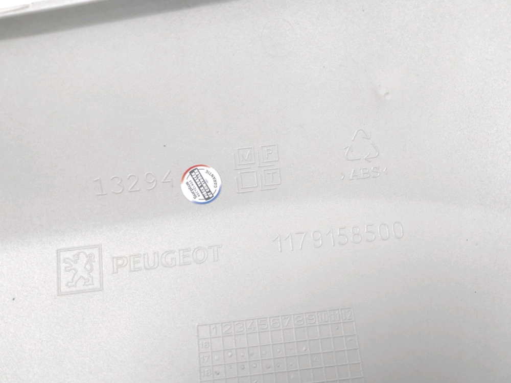 CARENAGE ARRIERE DROIT