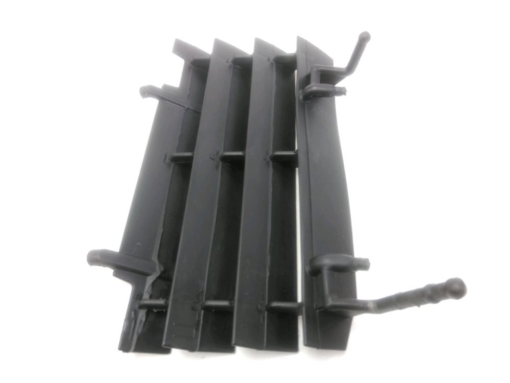 GRILLE DE RADIATEUR
