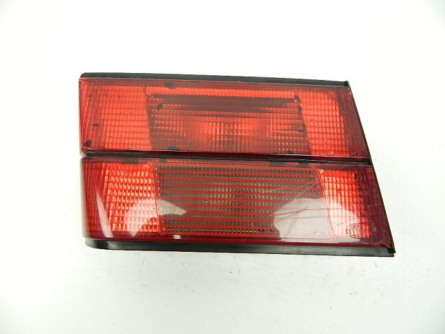 Feu arrière intérieur gauche