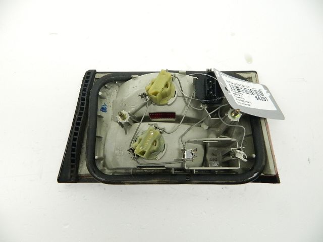 Feu arrière intérieur gauche