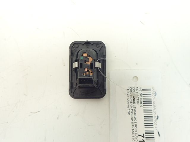 Commande lève-vitre avant droit