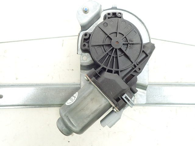 Lève-vitre électrique avant droit