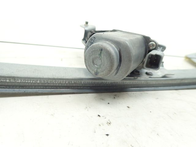 Lève-vitre électrique avant droit