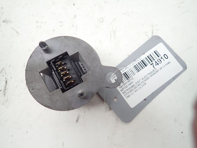 Commande lève-vitre arrière droit