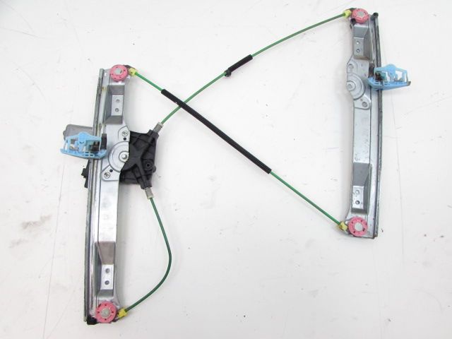 Lève-vitre électrique avant gauche