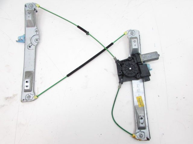 Lève-vitre électrique avant gauche