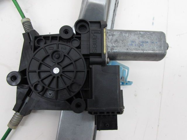 Lève-vitre électrique avant gauche