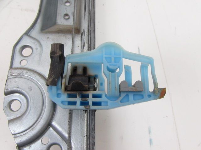 Lève-vitre électrique avant gauche