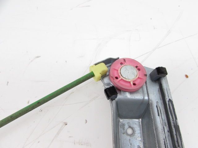 Lève-vitre électrique avant gauche