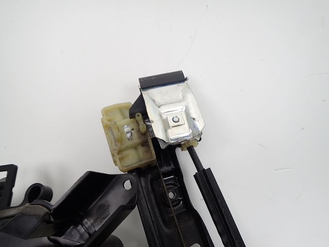 Lève-vitre électrique avant gauche