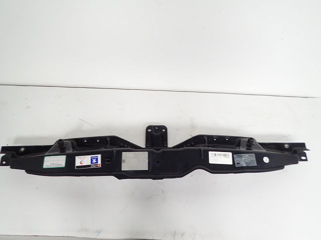 Traverse superieure armature avant