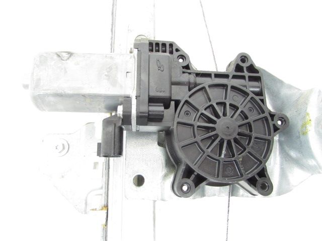 Lève-vitre électrique avant gauche