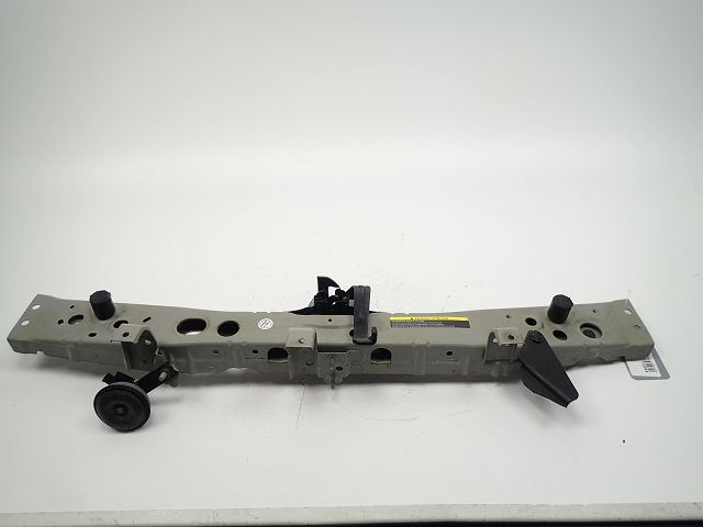 Traverse superieure armature avant