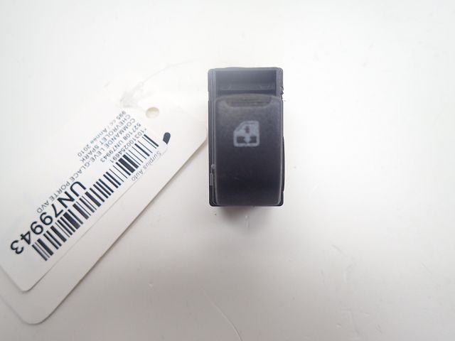 Commande lève-vitre avant droit