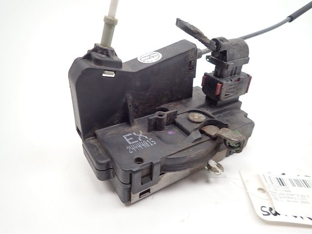 Serrure de porte avant gauche