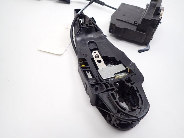 Serrure de porte arrière droite