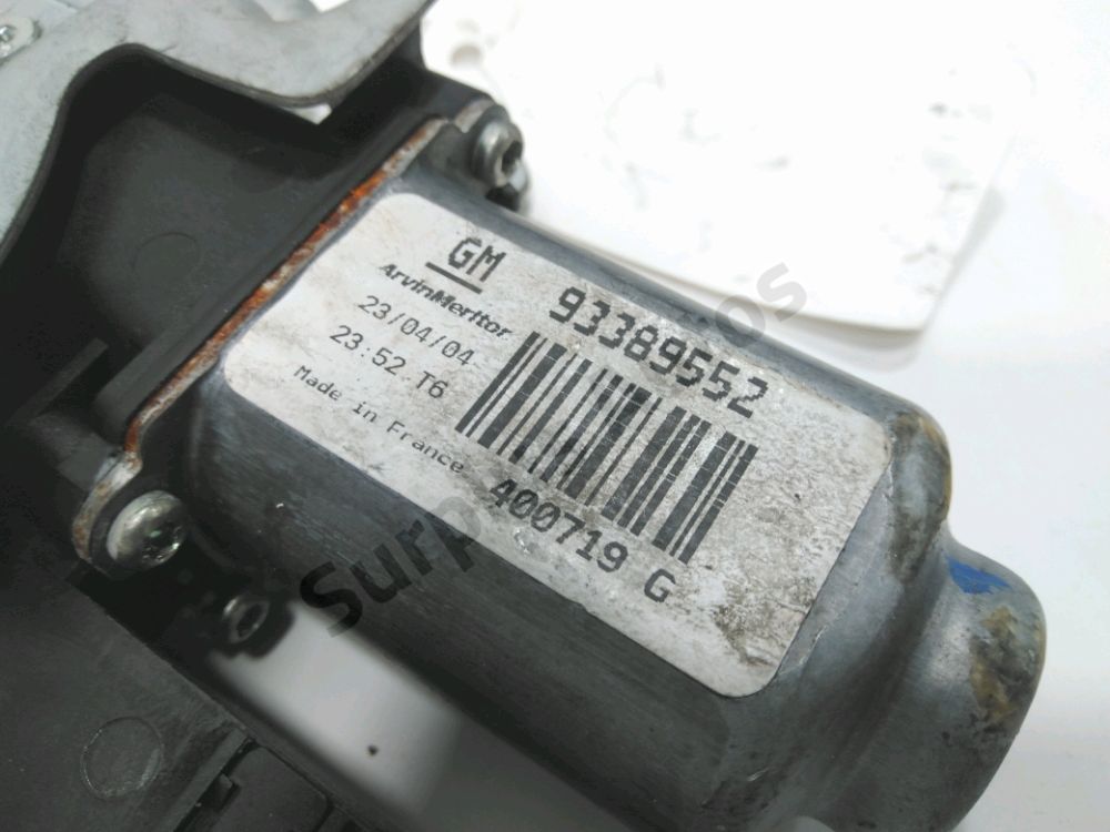 Lève-vitre électrique avant droit