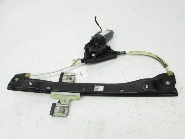 Lève-vitre électrique avant gauche