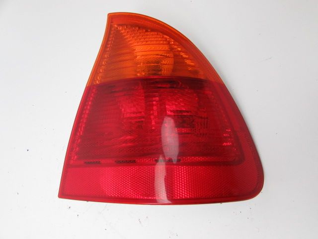 Feu arrière droit