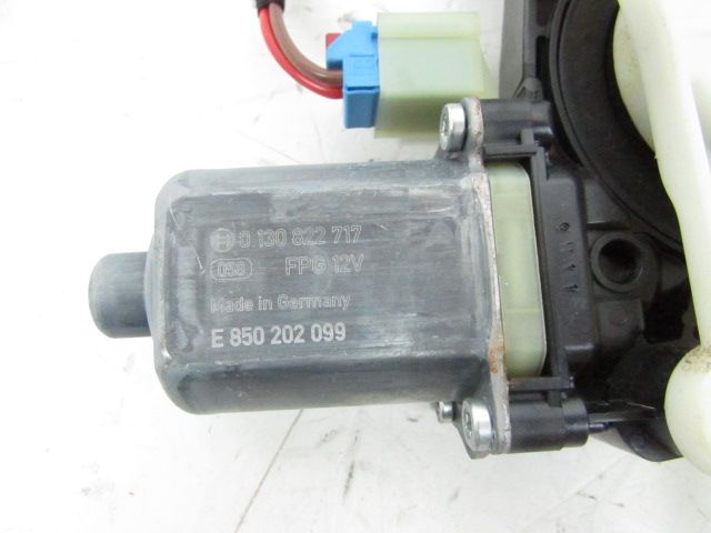 Lève-vitre électrique avant droit