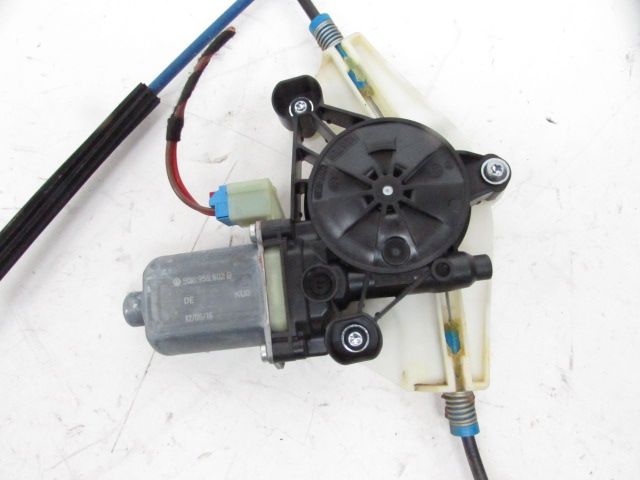 Lève-vitre électrique avant gauche