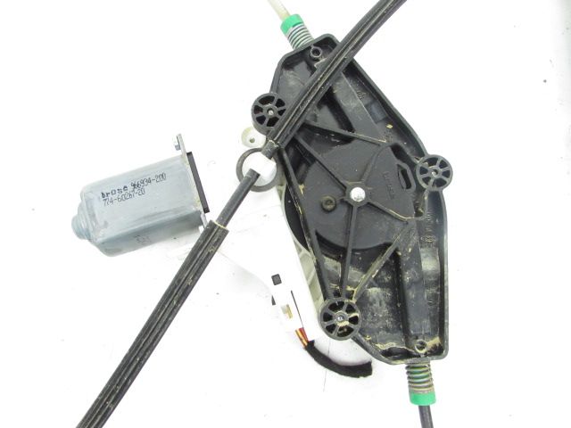 Lève-vitre électrique avant droit