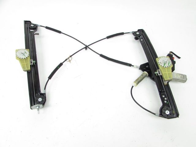 Lève-vitre électrique avant droit