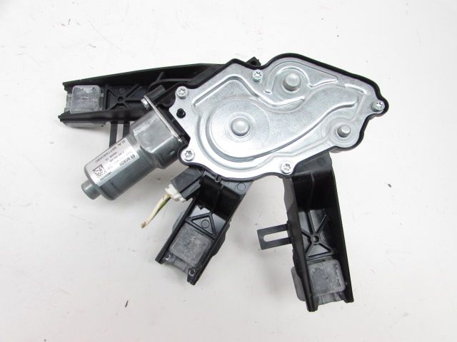 Moteur d'essuie glace arrière