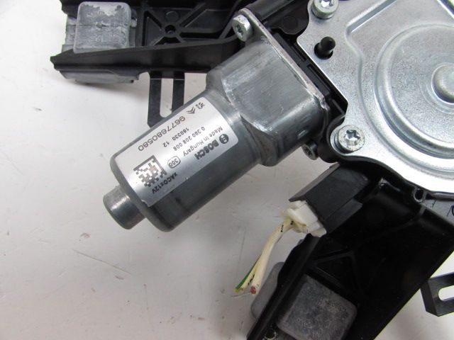 Moteur d'essuie glace arrière