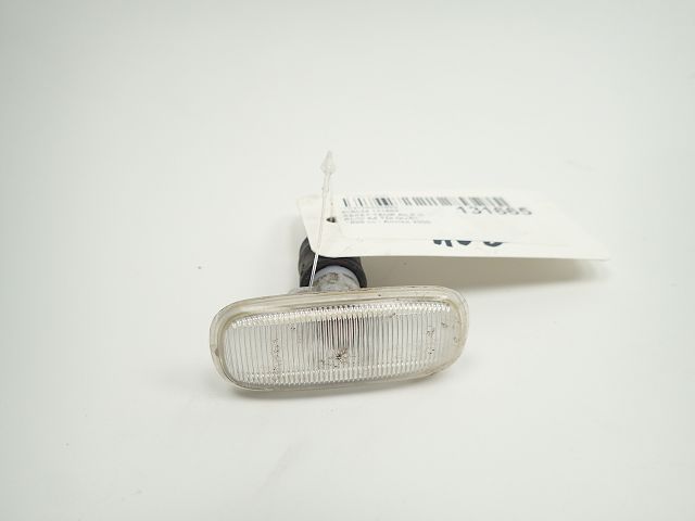 Repetiteur d'aile gauche