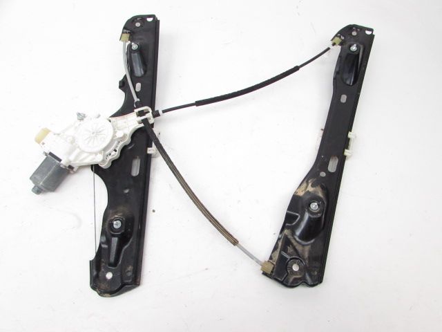 Lève-vitre électrique avant droit