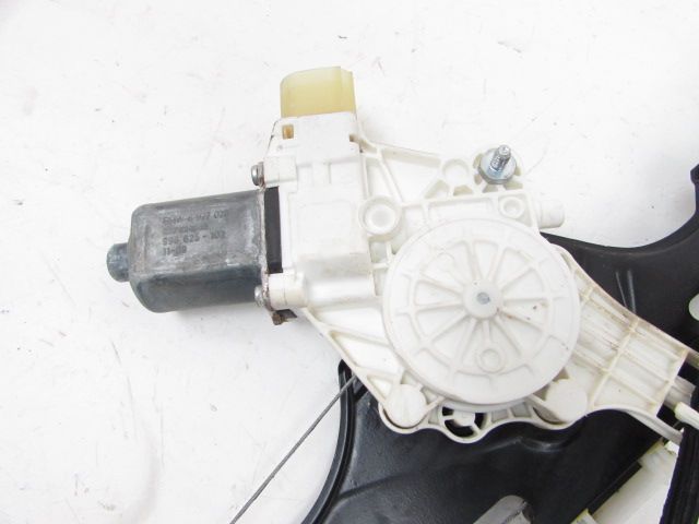 Lève-vitre électrique avant droit