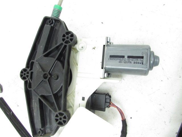 Lève-vitre électrique avant gauche