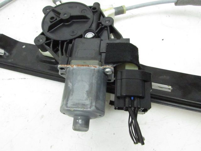 Lève-vitre électrique avant droit