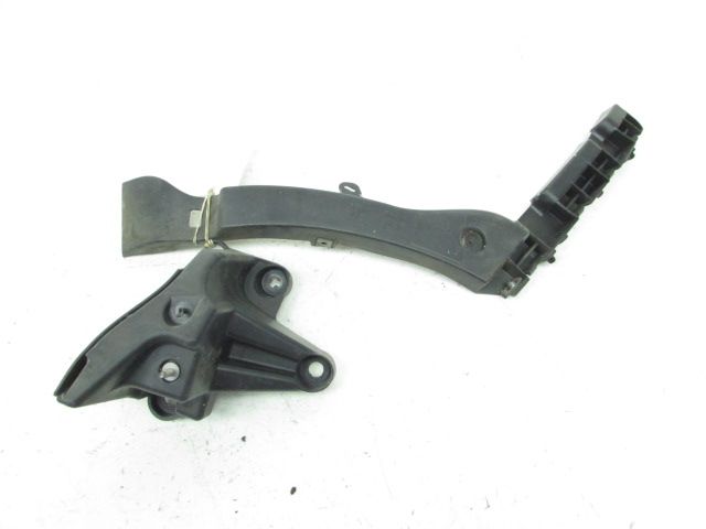 Support droit de pare-choc arrière