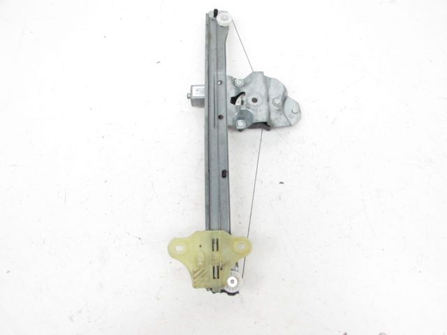 Lève-vitre électrique avant droit