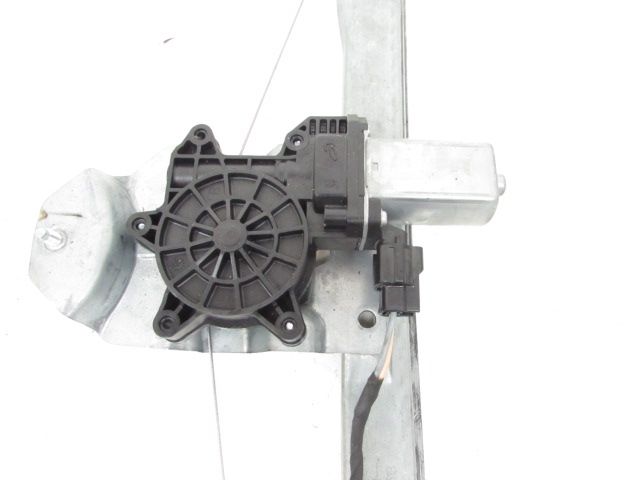 Lève-vitre électrique avant droit