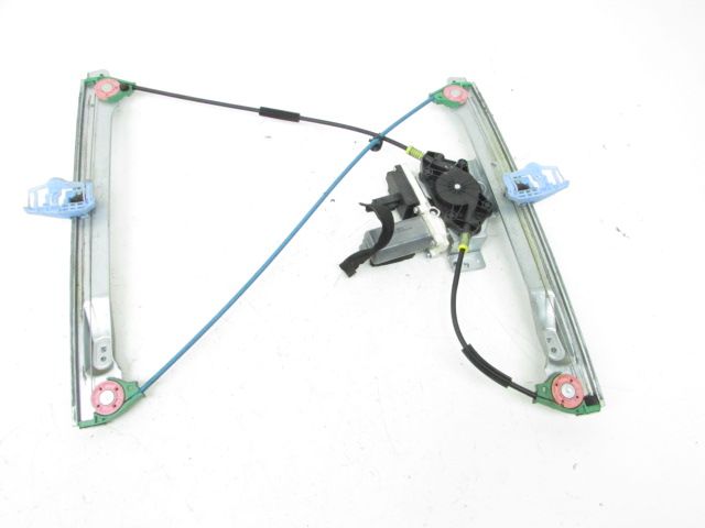 Leve-vitre manuel avant droit