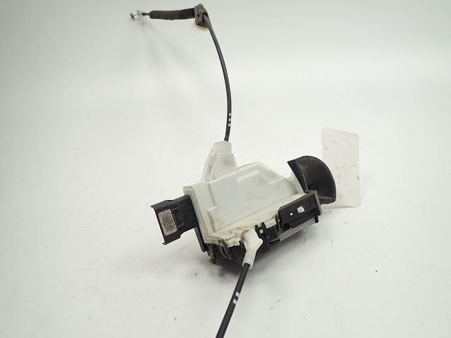 Serrure de porte avant gauche