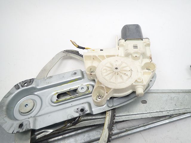 Lève-vitre électrique avant gauche