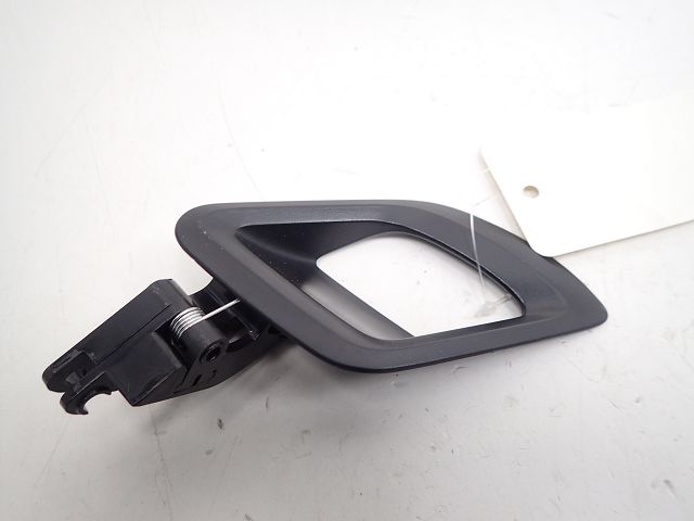 Poignee interieure porte arriere gauche