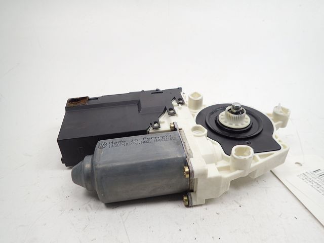 Lève-vitre électrique avant droit