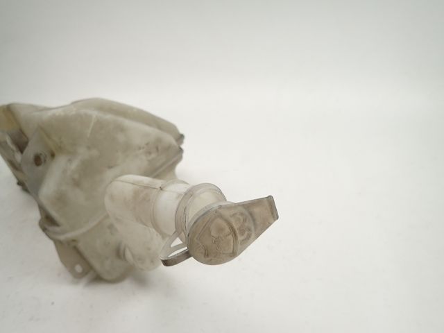 Réservoir de lave glace avant