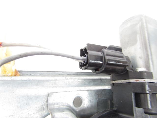 Lève-vitre électrique avant droit