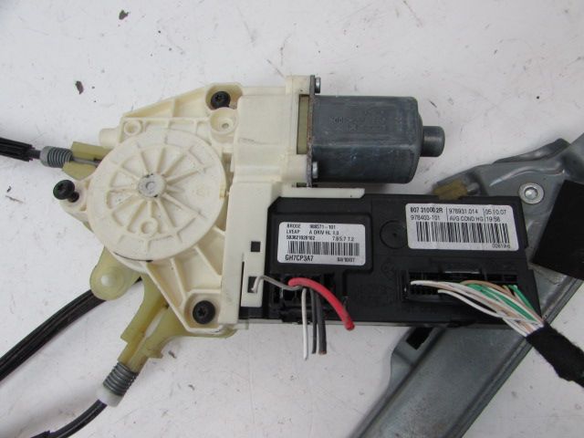 Lève-vitre électrique avant gauche