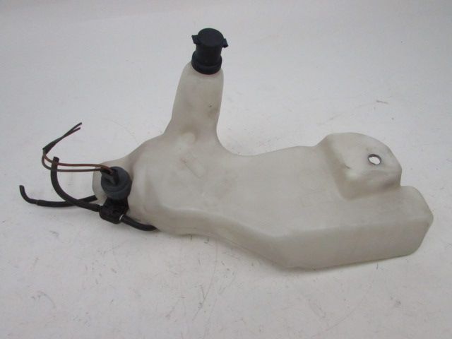 Réservoir de lave glace avant