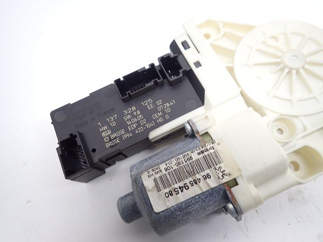 Lève-vitre électrique avant gauche