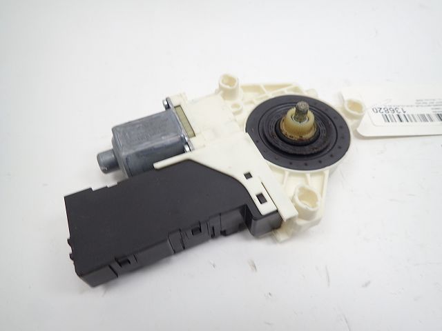 Lève-vitre électrique avant gauche